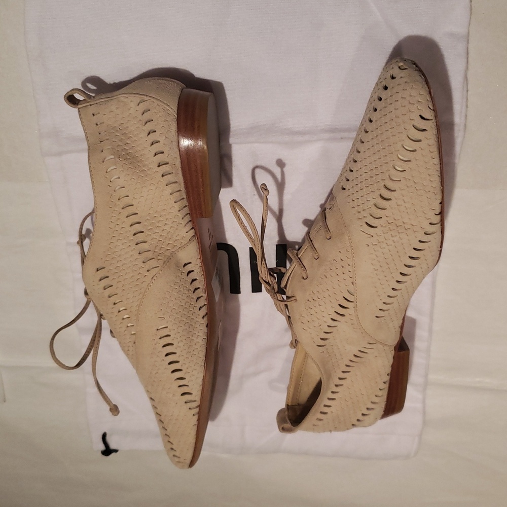 SCHUTZ New Perforated Leather Lace Up Flats Oxfords Comfort Nude Tan Women's - Picture 5 of 16